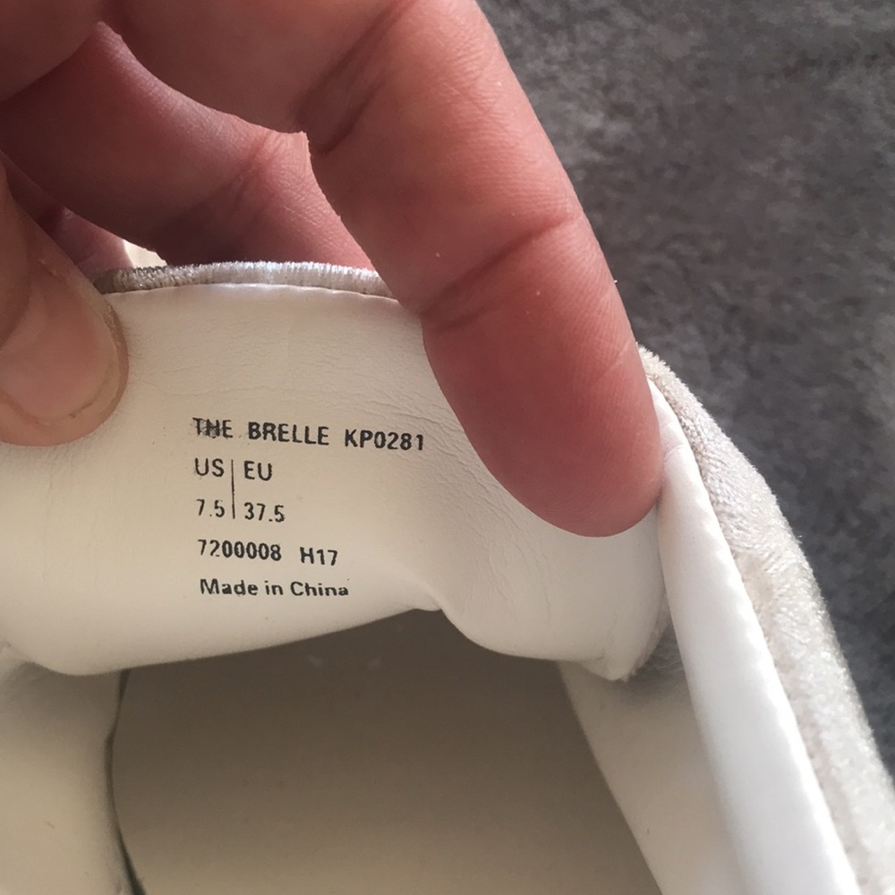 Katy Perry Velvet Sneakers “The Brielle” Tan Ivory Cream Women Size 7.5 - Picture 11 of 12